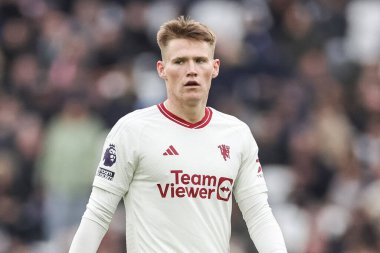 Manchester United 'dan Scott McTominay Premier League maçı sırasında West Ham United, Manchester United' a karşı Londra Stadyumu, Londra, İngiltere, 23 Aralık 202