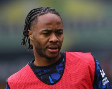 Chelsea 'den Raheem Sterling maçtan önce ısınıyor, Premier Lig maçında Wolverhampton Wanderers Chelsea' ye karşı Molineux, Wolverhampton, İngiltere, 24 Aralık 202