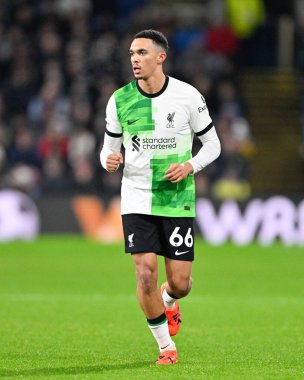 Liverpool Futbol Kulübü 'nden Trent Alexander-Arnold 66, Premier League maçı sırasında Burnley Liverpool' a karşı Turf Moor, Burnley, Birleşik Krallık 'ta, 26 Aralık 202