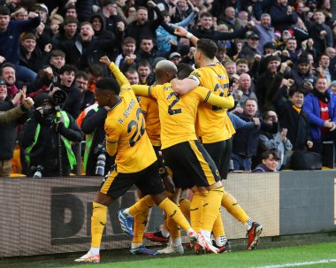 Wolverhampton Wanderers takımından Matt Doherty, Premier League maçında Wolverhampton Wanderers 'ın Chelsea' ye karşı Molineux, Wolverhampton, Birleşik Krallık 'ta 24 Aralık 202' de oynadığı maçta Wolverhampton Wanderers 'a 2-0 yenilişini kutluyor.
