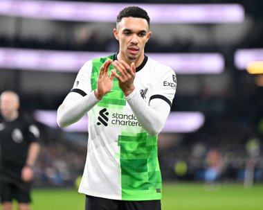 Liverpool Futbol Kulübü 'nden Trent Alexander-Arnold 66, Premier League maçı sırasında Burnley Liverpool' a karşı Turf Moor, Burnley, Birleşik Krallık 'ta, 26 Aralık 202