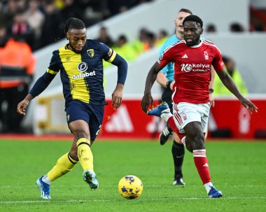Bournemouth 'dan Antoine Semenyo, Nottingham Forest' a karşı Bournemouth Premier Lig karşılaşmasında topu geçti. Nottingham City Ground, Nottingham, 23 Aralık 202