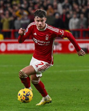 Nottingham Ormanı 'ndan Neco Williams Premier Lig maçında Nottingham Forest' a karşı Bournemouth City Ground, Nottingham, İngiltere 'de 23 Aralık 202' de topa vuruyor.