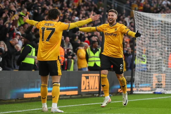 Wolverhampton Wanderers takımından Matt Doherty, 24 Aralık 202 'de İngiltere' nin Molineux, Wolverhampton, İngiltere 'de oynanan Premier League maçında Wolverhampton Wanderers ile Chelsea maçında 2-0 kazanma golünü kutluyor.