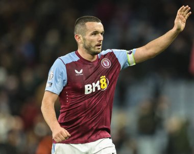 Aston Villa takımından John McGinn 30 Aralık 202 'de Birmingham, Villa Park' ta oynanan Premier League maçında taraftarlara el sallıyor.