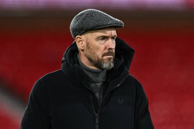 Manchester Unitedarrives 'in 10. Cadılık Yöneticisi Premier Lig karşılaşması öncesinde Nottingham Forest Manchester United' a karşı City Ground, Nottingham, İngiltere, 30 Aralık 202