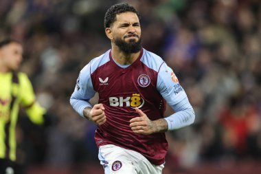 Aston Villa 'dan Douglas Luiz, 30 Aralık 202' de Birmingham, Birmingham 'da oynanan Premier Lig maçı Aston Villa-Burnley maçında 3-2' lik galibiyetini kutluyor.