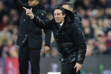 Aston Villa 'nın Unai Emery teknik direktörü, 30 Aralık 202' de İngiltere 'nin Birmingham kentinde oynanan Premier Lig maçında takımına talimat verdi.