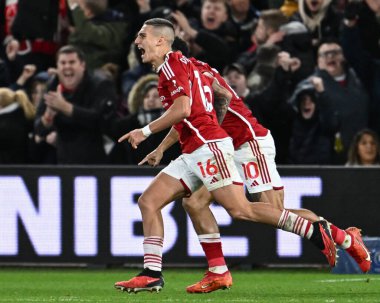 Nottingham Ormanı 'ndan Nicols Domnguez, İngiltere' nin Nottingham şehrinde 30 Aralık 2023 'te oynanan Premier League maçı Nottingham Forest' a karşı Manchester United maçında 1-0 'lık galibiyet golünü kutluyor.