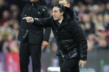 Aston Villa 'nın Unai Emery teknik direktörü, 30 Aralık 202' de İngiltere 'nin Birmingham kentinde oynanan Premier Lig maçında takımına talimat verdi.