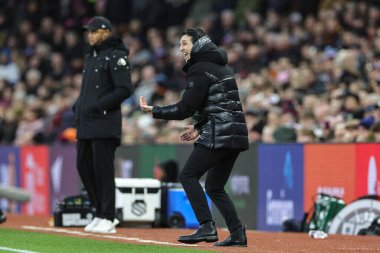 Aston Villa 'nın Unai Emery teknik direktörü, 30 Aralık 202' de İngiltere 'nin Birmingham kentinde oynanan Premier Lig maçında takımına talimat verdi.