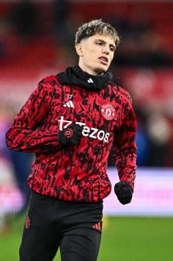 Manchester United takımından Alejandro Garnacho 30 Aralık 202 'de İngiltere' nin Nottingham şehrinde oynanan Premier League maçı öncesinde Nottingham Forest-Manchester United maçında ısındı.