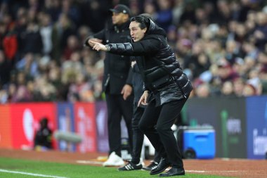 Aston Villa 'nın Unai Emery teknik direktörü, 30 Aralık 202' de İngiltere 'nin Birmingham kentinde oynanan Premier Lig maçında takımına talimat verdi.