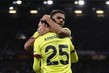 Burnley takımından Zeki Amdouni, 30 Aralık 202 'de Birmingham, Birmingham' da oynanan Premier League maçında Aston Villa-Burnley maçında 1-1 kazanma hedefini kutluyor.