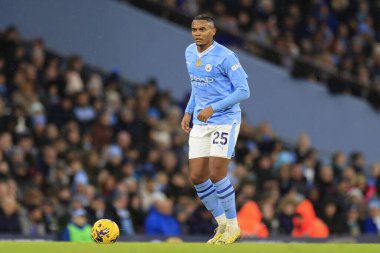 Manchester City 'den Manuel Akanji # 25 Premier League maçında topu kontrol ediyor Manchester City - Sheffield United maçında Etihad Stadyumu, Manchester, Birleşik Krallık, 30 Aralık 202