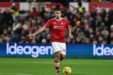 Nottingham Ormanı 'ndan Murillo, 30 Aralık 202' de İngiltere 'nin Nottingham City Ground kentinde oynanan Premier League maçında topu defanstan çıkardı.