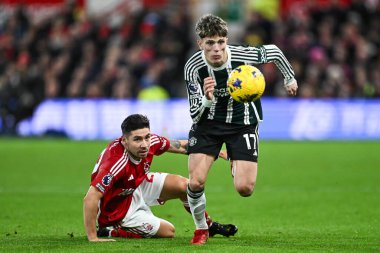 Manchester United takımından Alejandro Garnacho, Nottingham Ormanı 'ndan Gonzalo Montiel' in 30 Aralık 202 'de Manchester United' a karşı oynadığı Premier League maçında elendi.