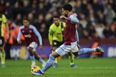 Aston Villa 'dan Douglas Luiz, 30 Aralık 202' de Birmingham, Birmingham 'da oynanan Premier Lig karşılaşmasında Aston Villa-Burnley maçında 3-2' lik bir penaltı kaydetti.