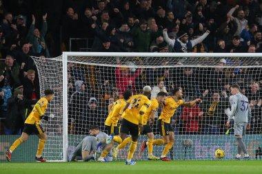 Wolverhampton Wanderers 'dan Matheus Cunha # 12 Premier League maçında Wolverhampton Everton' a karşı Molineux, Wolverhampton, Birleşik Krallık 'ta 30 Aralık 202' de oynanan maçta 2-0 kazanma golünü kutluyor.