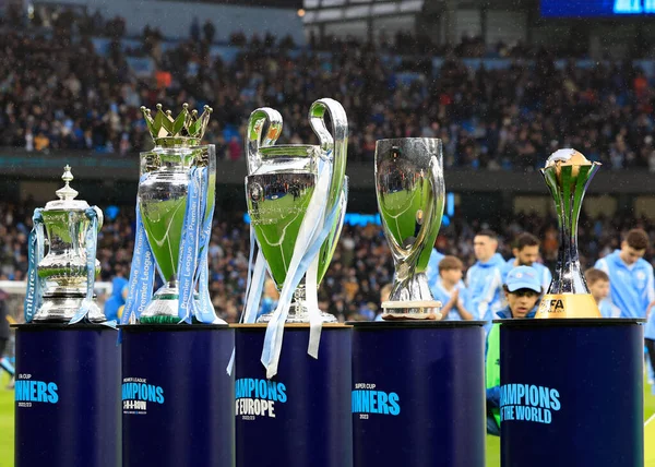 Manchester City Zeigt Seine Fünf Trophäen Vor Dem Anpfiff Während — Stockfoto