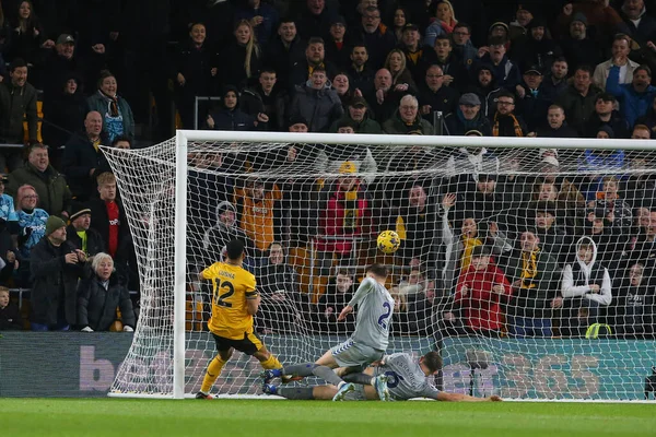 Matheus Cunha Wolverhampton Wanderers Zdobywa Bramkę Podczas Meczu Premier League — Zdjęcie stockowe