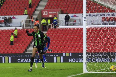 Brighton & Hove Albion 'dan Joao Pedro, 6 Ocak 202' de İngiltere 'nin Bet365 Stadyumu' nda oynanan ve Stoke City 'nin Brighton ve Hove Albion' a karşı oynadığı üçüncü tur karşılaşmasında 2-4 'lük skoru kutluyor.