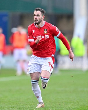 Wrexham 'dan Anthony Forde, 7 Ocak 202 tarihinde İngiltere' nin Shrewsbury kenti Croud Meadow, Shrewsbury 'de oynanan üçüncü turda, Emirates FA Cup üçüncü tur karşılaşmasında koştu.