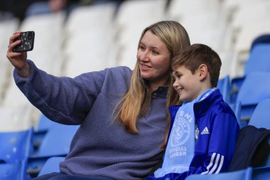 FA Cup Üçüncü Raundu öncesinde selfie çeken şehir taraftarları Manchester City ile Huddersfield Town maçında Etihad Stadyumu, Manchester, İngiltere, 7 Ocak 202