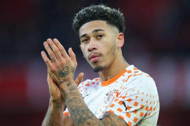 Blackpool 'dan Jordan Lawrence-Gabriel, 7 Ocak 202 tarihinde Nottingham Forest' a karşı Blackpool City Ground, Nottingham, İngiltere 'de oynanan üçüncü tur karşılaşmasından sonra gezgin taraftarları alkışlıyor.