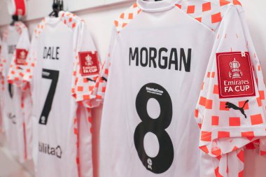 Blackpool 'lu Albie Morgan' ın gömleğindeki Emirates FA Cup rozeti, Birleşik Krallık 'ın Nottingham City Ground, Nottingham, 7 Ocak 202' de oynanan 3. tur karşılaşması öncesinde Nottingham Forest 'a karşı Blackpool' da oynanacak.