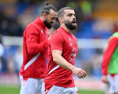 Wrexham 'dan Elliot Lee, 7 Ocak 202' de Croud Meadow, Shrewsbury, İngiltere 'de oynanan Emirates FA Cup üçüncü tur karşılaşmasında ısınıyor.