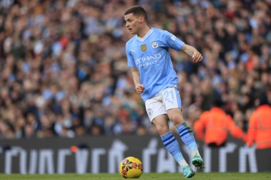 Manchester City 'den Sergio Gomez, 7 Ocak 202' de Etihad Stadyumu 'nda oynanan Manchester City-Huddersfield Town maçında topu kontrol ediyor.