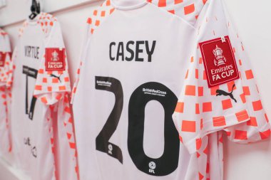 Blackpool 'lu Oliver Casey' nin gömleğindeki Emirates FA Cup rozeti, 7 Ocak 202 'de Nottingham Forest' a karşı Blackpool City Ground, Nottingham, İngiltere 'de oynanan üçüncü tur karşılaşması öncesinde düzenlendi.