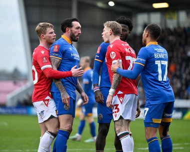 Wrexham 'dan James McClean ve Shrewsbury Town' dan Ryan Bowman, Birleşik Krallık 'ın Croud Meadow, Shrewsbury, 7 Ocak 202' de oynanan Emirates FA Cup üçüncü tur karşılaşmasında