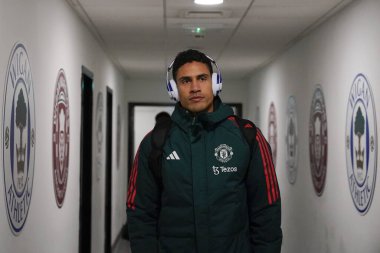 Manchester United takımından Raphal Varane, 8 Ocak 2024 tarihinde Wigan, Wigan, İngiltere 'de oynanan ve Manchester United' a karşı oynanan üçüncü tur karşılaşmasından önce stadyuma geldi.