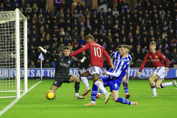 Manchester United takımından Marcus Rashford, 8 Ocak 2024 tarihinde İngiltere 'nin Wigan kentindeki Wigan Stadyumu' nda oynanan 3.