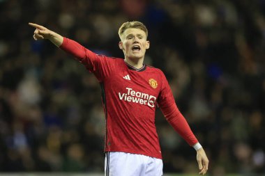 Manchester United takımından Scott McTominay, Birleşik Krallık 'ın Wigan Stadyumu' ndaki Wigan Athletic 'e karşı oynanan üçüncü tur karşılaşmasında, 8 Ocak 2024