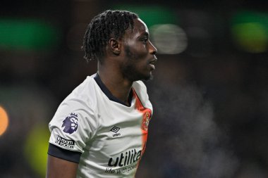 Luton Town 'dan Elijah Adebayo Premier Lig maçı sırasında Burnley, Luton Town' a karşı Turf Moor, Burnley, İngiltere, 12 Ocak 2024 