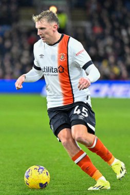 Luton Town 'dan Alfie Doughty Premier Lig karşılaşmasında Burnley, Luton Town' a karşı Turf Moor, Burnley, İngiltere, 12 Ocak 2024 