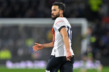 Luton Town 'dan Andros Townsend Premier Lig maçı sırasında Burnley, Luton Town' a karşı Turf Moor, Burnley, İngiltere, 12 Ocak 2024 