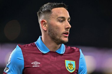 Burnley 'den Josh Brownhill Premier Lig maçı sırasında Burnley, Luton Town' a karşı Turf Moor, Burnley, İngiltere, 12 Ocak 2024 