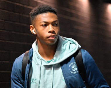 Luton Town 'dan Zack Nelson, 12 Ocak 2024 tarihinde Burnley ile Luton Town arasında oynanan Premier League karşılaşmasında maçtan önce geldi. 