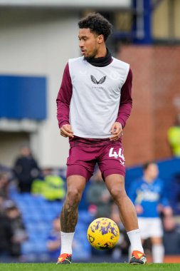 Aston Villa 'dan Boubacar Kamara Premier Lig maçı sırasında Goodison Park, Liverpool, İngiltere' de oynanan Everton-Aston Villa maçında ısınma turunda 14 Ocak 2024 