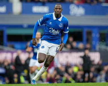 Everton 'dan Abdoulaye Doucoure Premier League maçında Everton, Aston Villa' ya karşı Goodison Park, Liverpool, Birleşik Krallık, 14 Ocak 2024  