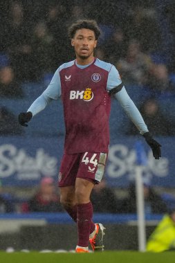 Aston Villa takımından Boubacar Kamara Premier Lig maçında Everton, Aston Villa 'ya karşı Goodison Park, Liverpool, Birleşik Krallık, 14 Ocak 2024 