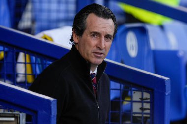 Aston Villa 'nın Unai Emery teknik direktörü Premier Lig maçı sırasında Everton, Aston Villa' ya karşı Goodison Park, Liverpool, Birleşik Krallık, 14 Ocak 2024 'te geldi.  