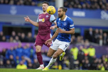 Everton 'dan Dominic Calvert-Lewin' in yüzüne bir göz yaralanmasına neden olan top çarpması, 14 Ocak 2024 'te Goodison Park, Liverpool' da oynanan Premier League maçında Everton ve Aston Villa 'nın yerine geçmesine neden oldu. 