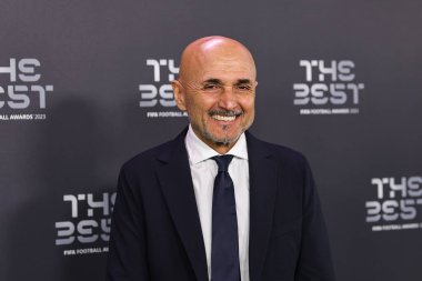 İtalyan futbol menajeri Luciano Spalletti, 15 Ocak 2024 'te Londra' daki Apollo Tiyatrosu 'nda En İyi FIFA Futbol Ödülleri 2023 öncesinde Yeşil Halı' ya geldi.