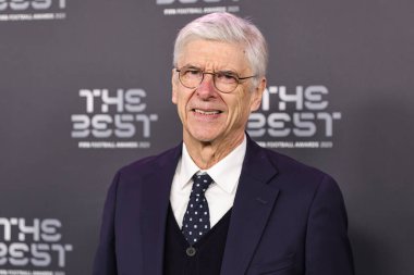 Arsene Wenger, En İyi FIFA Futbol Ödülleri 2023 Apollo Theatre, Londra, Birleşik Krallık 'ta 15 Ocak 2024' te Yeşil Halı 'ya ulaştı. 