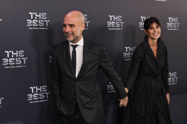 Manchester City teknik direktörü Pep Guardiola, En İyi FIFA Futbol Ödülleri 2023 Apollo Theatre, Londra, Birleşik Krallık 'ta 15 Ocak 2024' te Yeşil Halı 'ya ulaştı. 